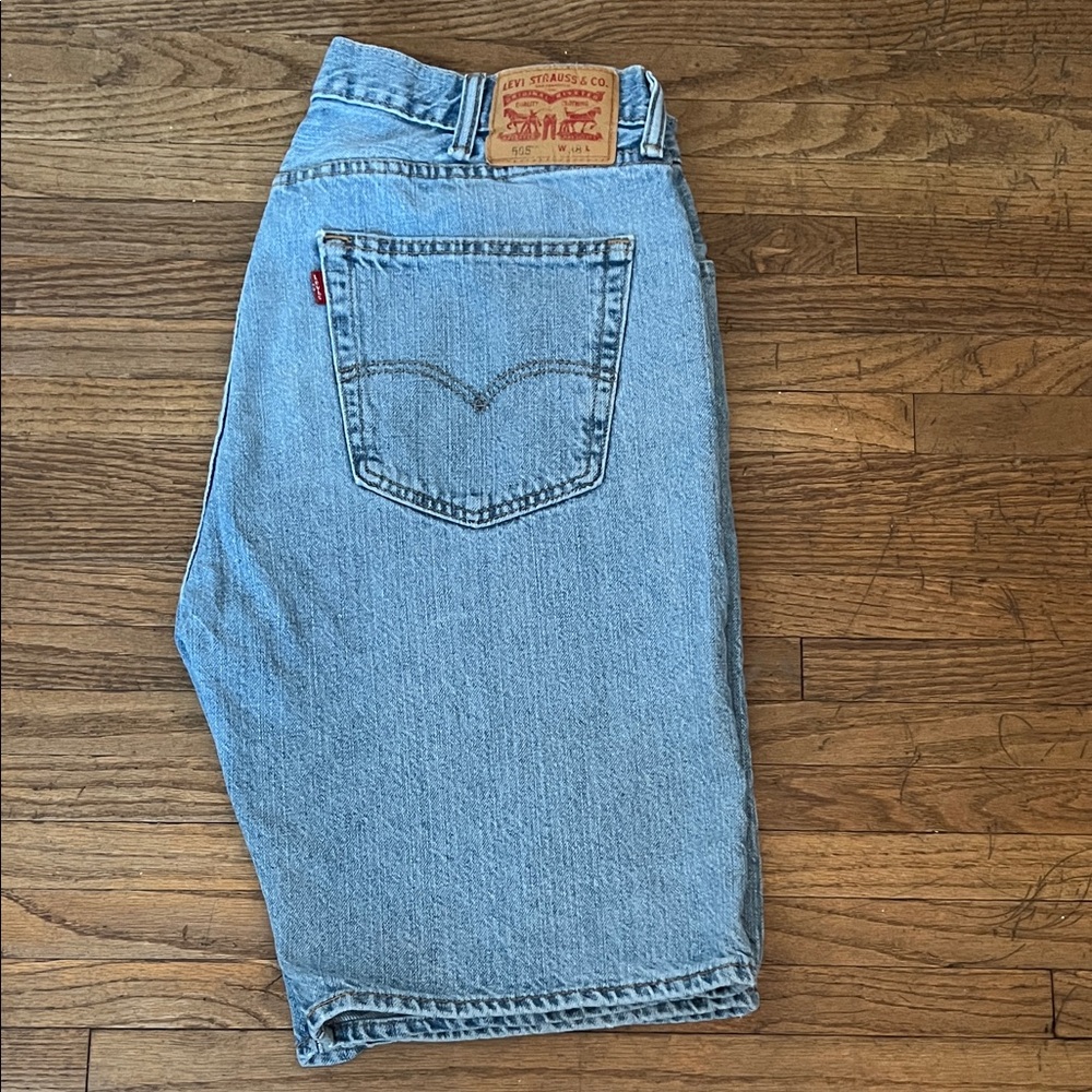 Men’s Levi’s 505 Distressed Wash Jean Shorts